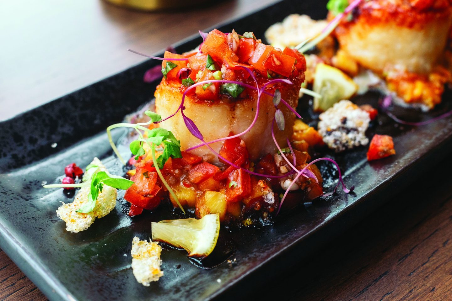 Plated seared scallops